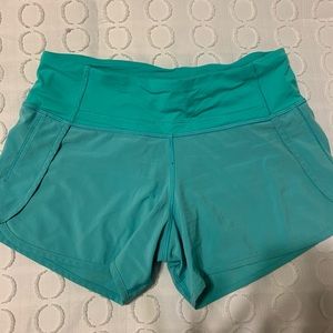 Lululemon run times short 4”